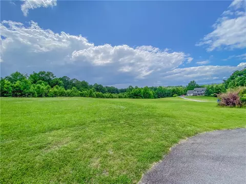 215 Heavenview Dr, Walhalla, SC 29691 photo 4