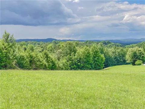 215 Heavenview Dr, Walhalla, SC 29691 photo 2