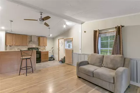 113 Dixon Rd, Westminster, SC 29693 photo 6