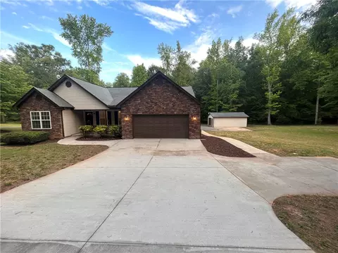 320 Blake Dairy Rd, Belton, SC 29627