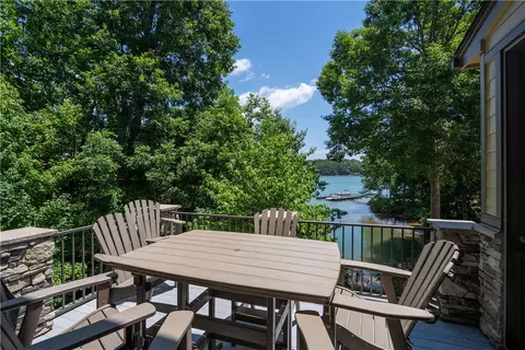 582 Sunset Point Dr, West Union, SC 29696