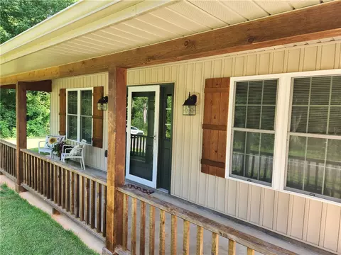 14047 E Camelia Ln, Seneca, SC 29678 photo 4
