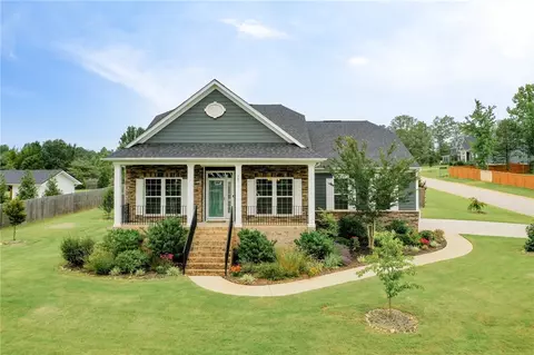 201 Sparrow Dr, Piedmont, SC 29673