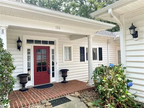 106 Blake Dr, Townville, SC 29689