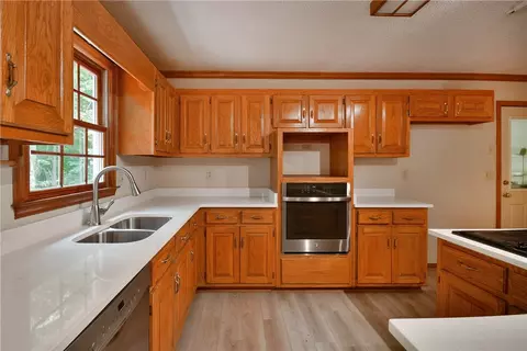 204 Old Forest Rd, Easley, SC 29640 photo 13