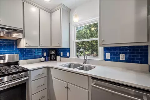 202 Heather Dr, Central, SC 29630 photo 6