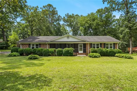 202 Heather Dr, Central, SC 29630
