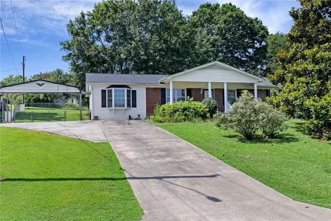 106 Lakeside Ln, Liberty, SC 29657