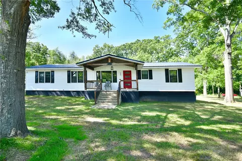 305 Hamilton St, Iva, SC 29655