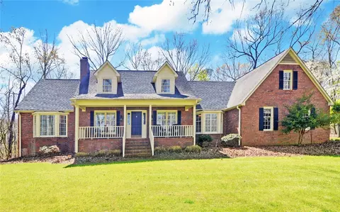 300 Ridgewood Ln, Hartwell, GA 30643