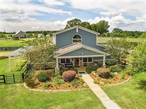 995 Coneross Point Dr, Seneca, SC 29678
