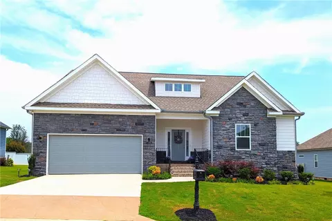 137 Mystic Vineyard Ln, Anderson, SC 29621