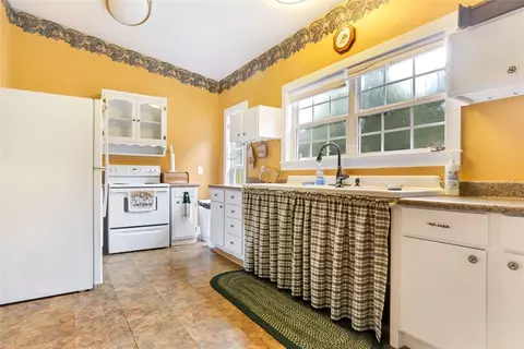 935 Cherry St, Pendleton, SC 29670 photo 11