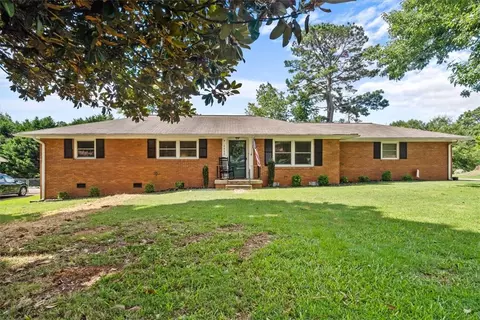2802 Colonial Dr, Anderson, SC 29621