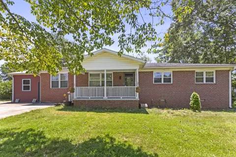 106 Brookwood Dr, Seneca, SC 29678