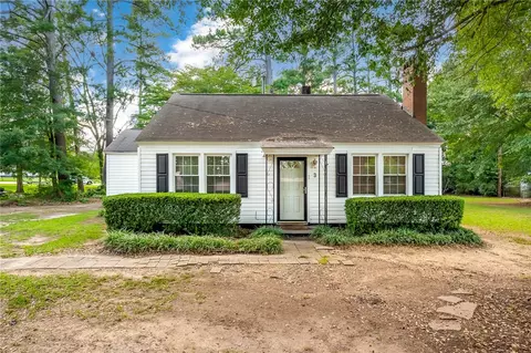 3 E Summit Dr, Ware Shoals, SC 29692