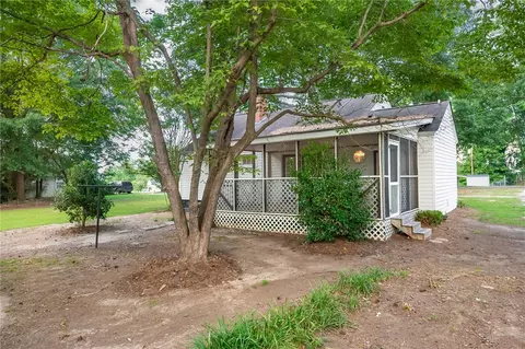 3 E Summit Dr, Ware Shoals, SC 29692 photo 4