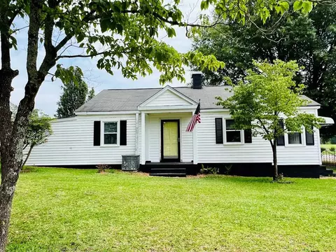 402 Washington N St, Calhoun Falls, SC 29628