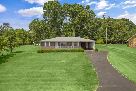 285 Crescent Hill Dr, Pickens, SC 29671