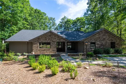 4 Coxswain Pl, Salem, SC 29676