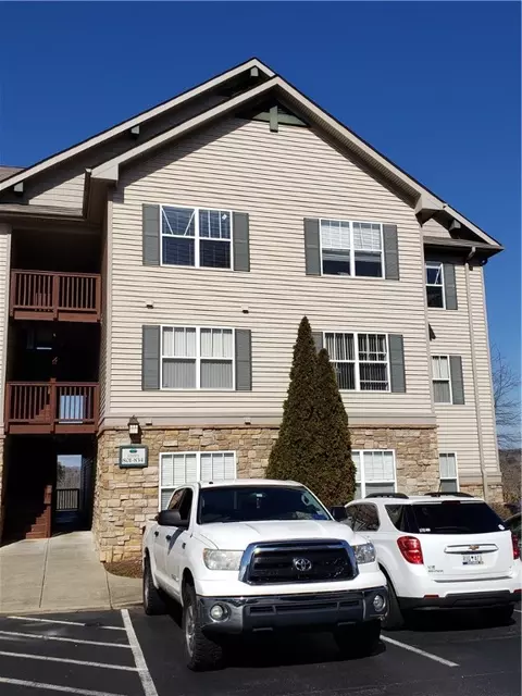 831 Harts Cove Way, Seneca, SC 29678