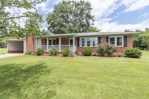 109 Blue Ridge Dr, Pickens, SC 29671