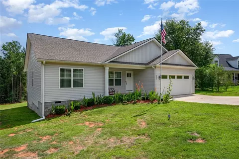 224 Hallmark Cir, Easley, SC 29640 photo 2