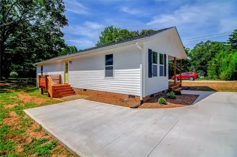 9 Spring St # B, Pelzer, SC 29669 photo 6