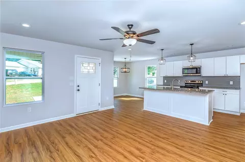 9 Spring St # B, Pelzer, SC 29669 photo 2