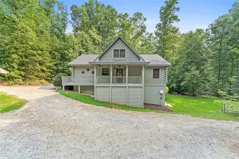 101 Circle Dr, Townville, SC 29689