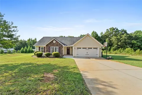 119 Foster Rd, Williamston, SC 29697