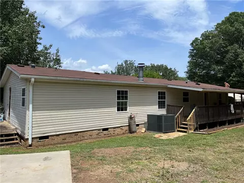 112 Tucker Dr, Starr, SC 29684 photo 4