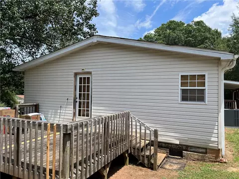 112 Tucker Dr, Starr, SC 29684 photo 3