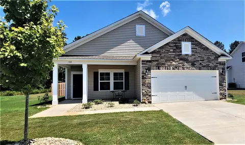 128 Bellflower Ln, Anderson, SC 29625