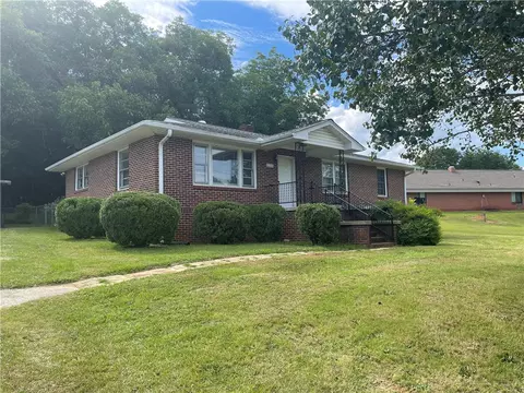 150 Tokeena Rd, Seneca, SC 29678