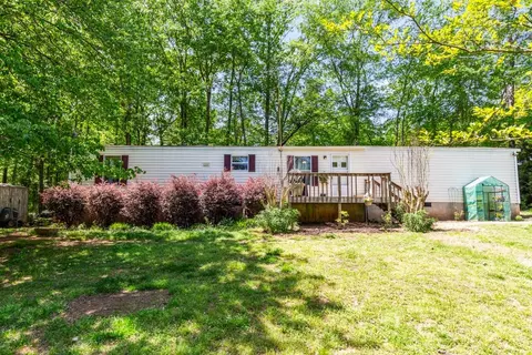 538 Chesswood Dr, Seneca, SC 29678