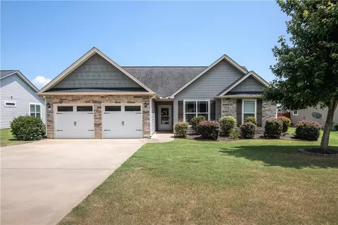1018 Blythwood Dr, Piedmont, SC 29673