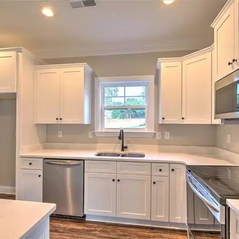 341 Thompson St, Pendleton, SC 29670 photo 8