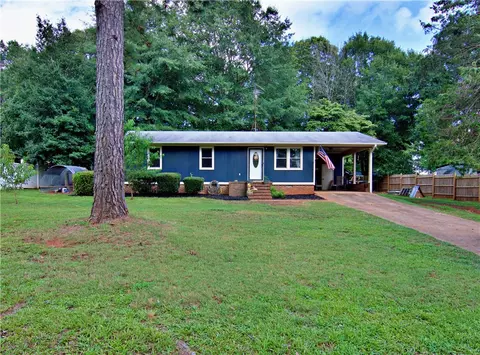 906 N Major Rd, Belton, SC 29627
