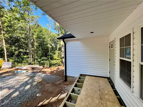 121 E Richfield Dr, Westminster, SC 29693 photo 7