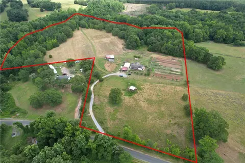254 Corbin Rd, Honea Path, SC 29654 photo 2