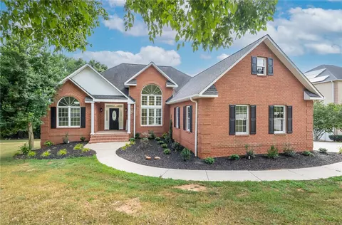 105 Amanda Dr, Anderson, SC 29621