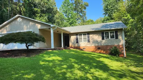 104 Hartwell Dr, Seneca, SC 29672