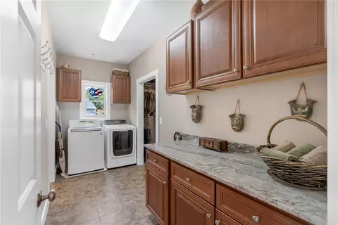110 Walker Pt, Seneca, SC 29672 photo 13