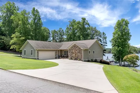 110 Walker Pt, Seneca, SC 29672