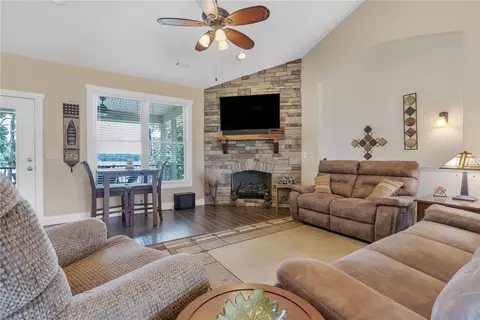 110 Walker Pt, Seneca, SC 29672 photo 6