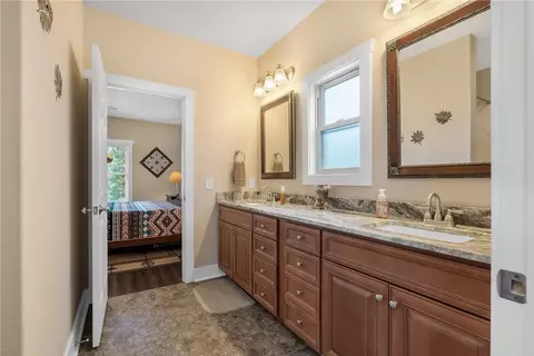 110 Walker Pt, Seneca, SC 29672 photo 14