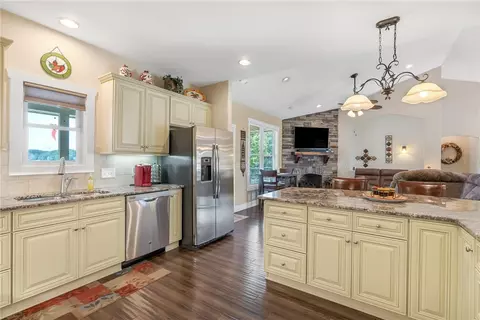 110 Walker Pt, Seneca, SC 29672 photo 10