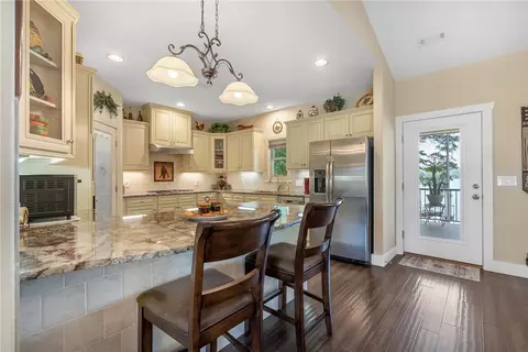 110 Walker Pt, Seneca, SC 29672 photo 8