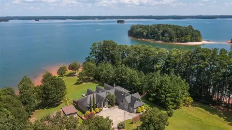 526 Broyles Point Rd, Townville, SC 29689